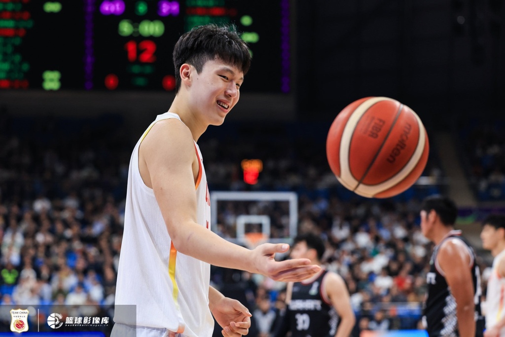 直播吧独家：杨瀚森是否出战亚洲杯曾经有过强烈的过程反转