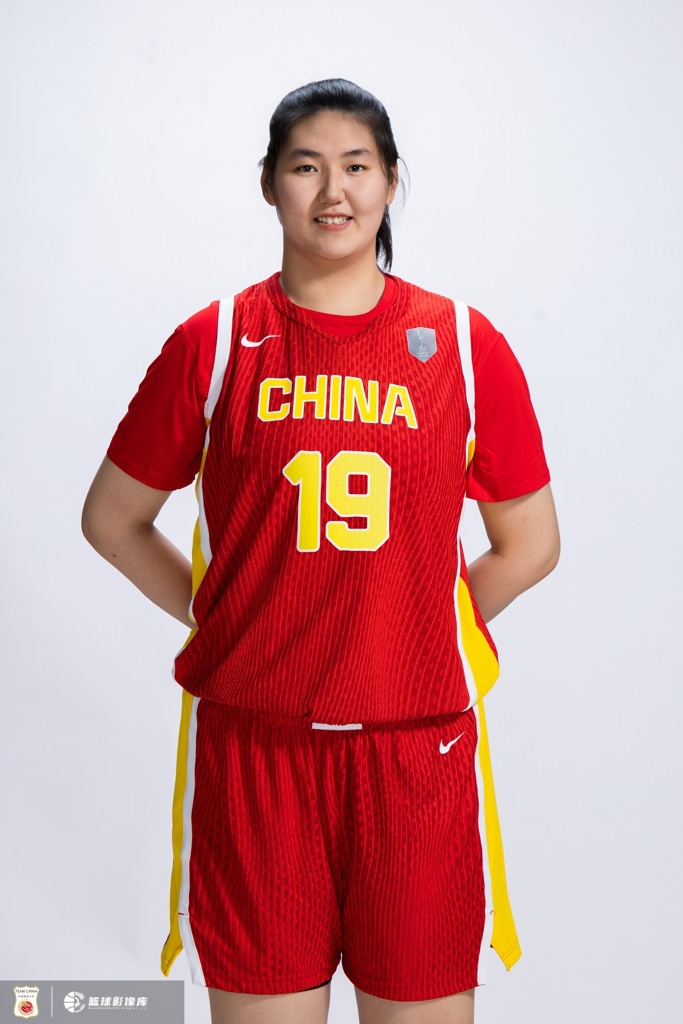 徐静雨：不需要张子宇发育成约基奇那种类型 但传球必须得提高了